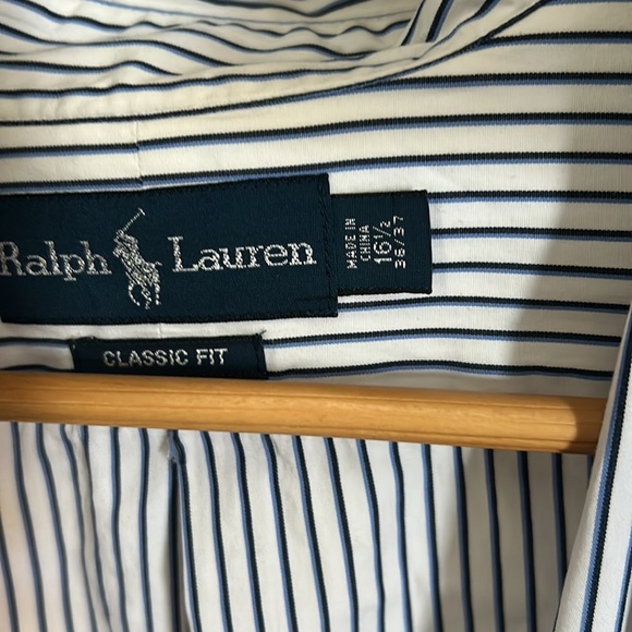 Button down - Picture 2 of 2